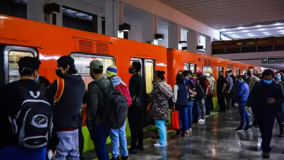 Las investigaciones siguen luego del accidente entre las estaciones La Raza y Potrero de la Línea 3 del metro. Foto: Especial Las investigaciones siguen luego del accidente entre las estaciones La Raza y Potrero de la Línea 3 del metro. Foto: Especial