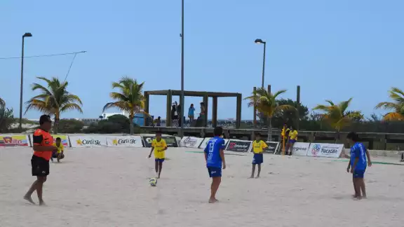 Fueron más de 50 equipos participantes Fueron más de 50 equipos participantes