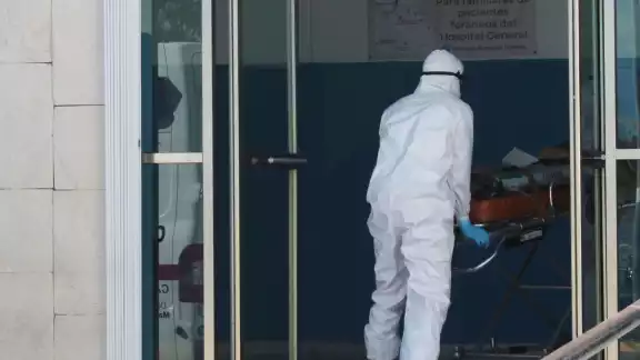 Cancún lidera la cifra de contagios por COVID-19 acumulados desde el inicio de la pandemia en Quintana Roo, dejando en segundo puesto a Playa del Carmen Cancún lidera la cifra de contagios por COVID-19 acumulados desde el inicio de la pandemia en Quintana Roo, dejando en segundo puesto a Playa del Carmen