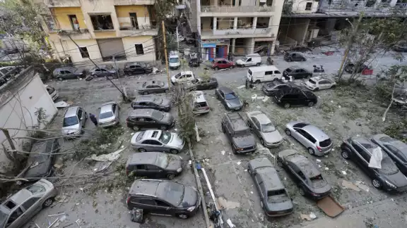 Al momento, se registran 100 muertos y 4 mil heridos (AP) Al momento, se registran 100 muertos y 4 mil heridos (AP)