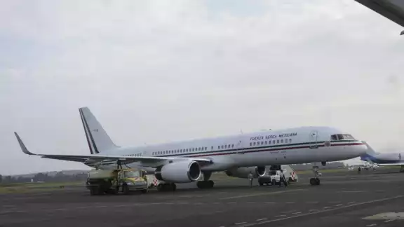 Avión "Presidente Juárez" Avión "Presidente Juárez"