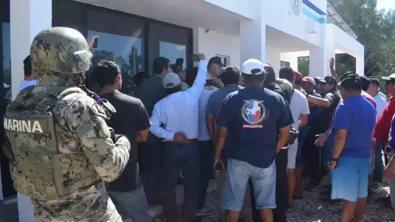Los afectados expusieron que a los barcos de altura se les adjudican cuotas de navíos mercantes Los afectados expusieron que a los barcos de altura se les adjudican cuotas de navíos mercantes