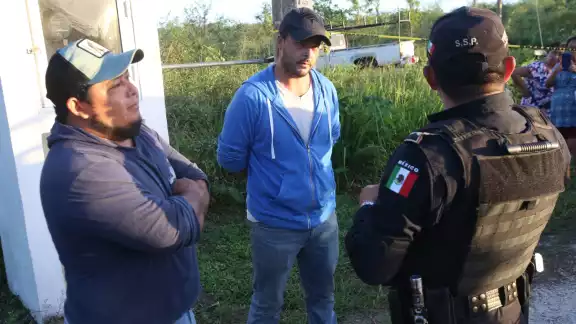 Al lugar llegó Carlos Flores, subsecretario de la Policía Estatal de Investigación de la SSP, para realizar diversas diligencias