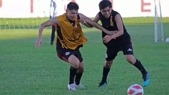 Las actividades como el futbol 7 y snorquel podrán desarrollarse libremente con Sana Distancia, igual que la carrera al aire libre Las actividades como el futbol 7 y snorquel podrán desarrollarse libremente con Sana Distancia, igual que la carrera al aire libre