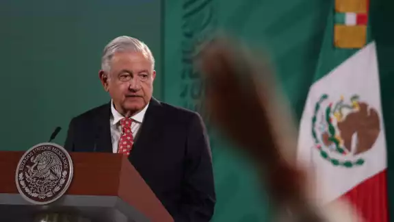 "Vamos a seguir invitando a otros gobernadores y dirigentes que han hecho un buen trabajo", adelanta el presidente López Obrador