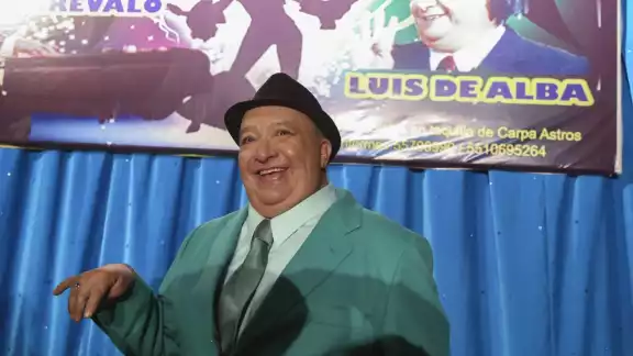 El actor se recupera en casa al lado de su esposa.
