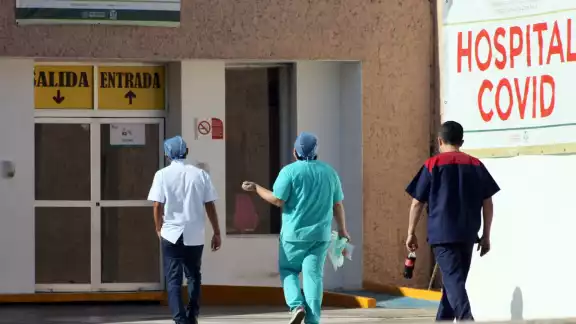 Según el reporte técnico, con corte hasta el mediodía de hoy, 14 mil 866 pacientes se encontraban en aislamiento social