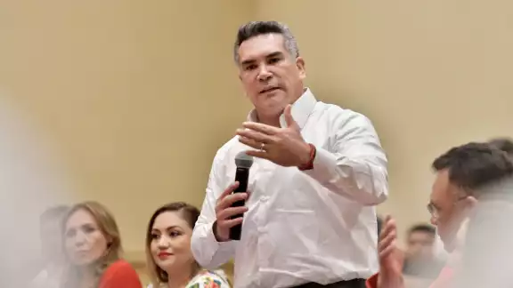 Alito Moreno, presidente nacional del PRI, anuncia expulsión de 15 'dinosaurios' Alito Moreno, presidente nacional del PRI, anuncia expulsión de 15 'dinosaurios'