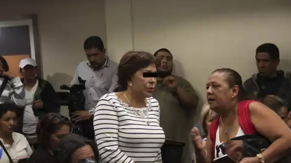 También es señalada de invadir predios para apoderarse de ellos También es señalada de invadir predios para apoderarse de ellos