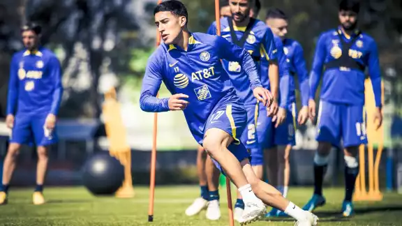 El América viene de golear a los Pumas con seis goles El América viene de golear a los Pumas con seis goles
