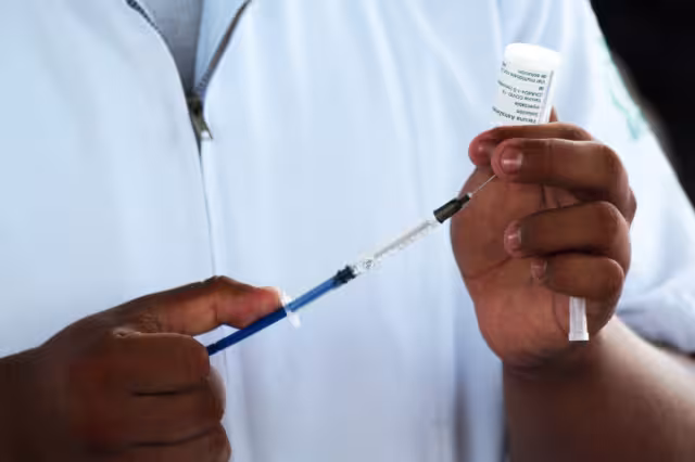 Un juez federal del Estado de México ordenó la aplicación de la vacuna contra COVID-19 para los niños mayores de 12 años de edad