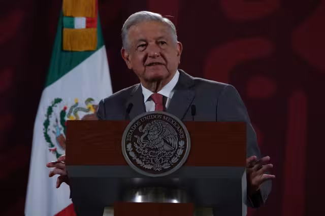AMLO reproduce canción “América” de los Tigres del Norte y Calle 13