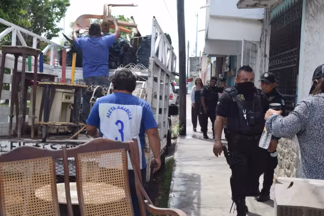 Los animales en situación vulnerable fueron encontrados cuando una octogenaria estaba siendo retirada su vivienda