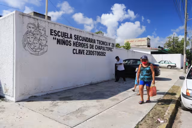 Dicho monto tampoco aseguraría que las escuelas no fueran foco de despojos nuevamente