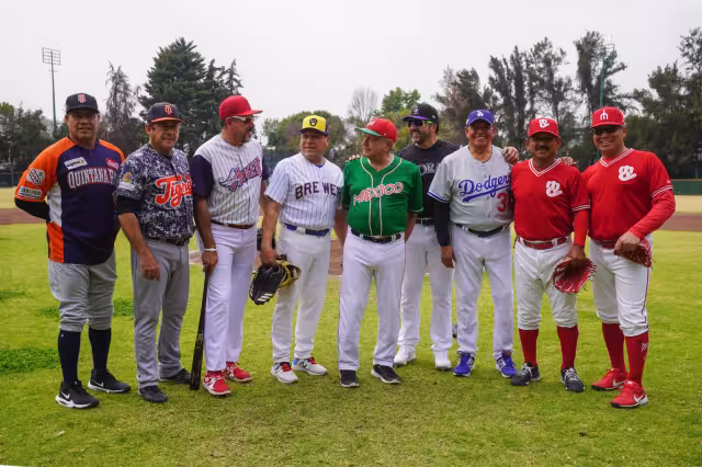 Con un empate terminó el encuentro donde AMLO 'macaneo' al lado de los grandes del beisbol mexicano