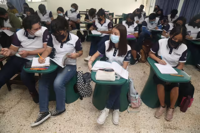 El apoyo tiene como objetivo contribuir a que los estudiantes permanezcan y concluyan sus estudios