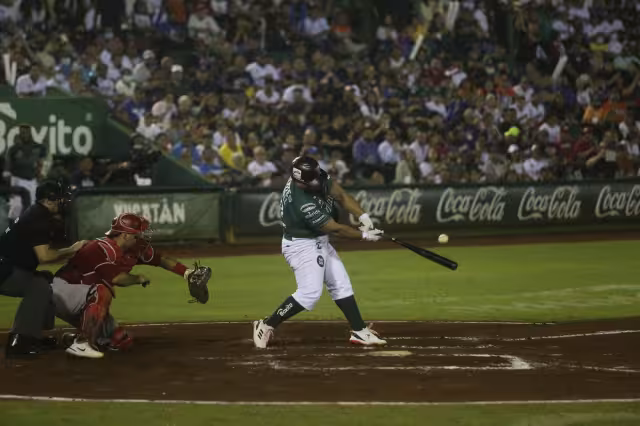 Leones de Yucatán doblegan a Diablos Rojos del México y ponen la serie 3-2