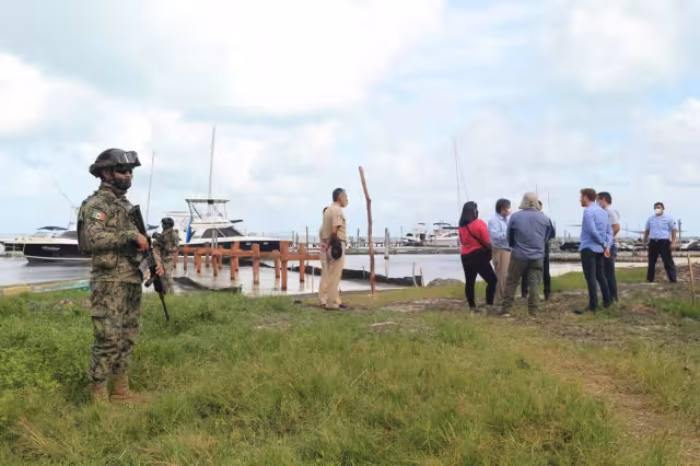 Autoridades de la Marina Mercante se negaron a dar información respecto a la polémica obra del muelle en la Zona Hotelera de Cancún