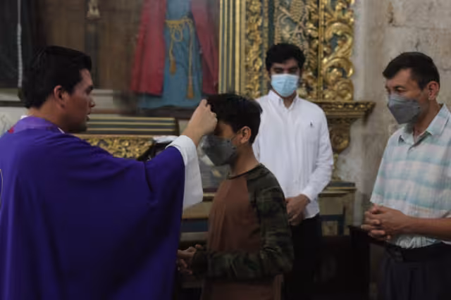 La cruz de ceniza representa el inicio de la cuaresma