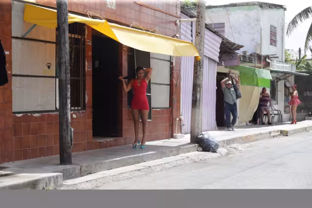 Mujeres prestadoras de servicios sexuales