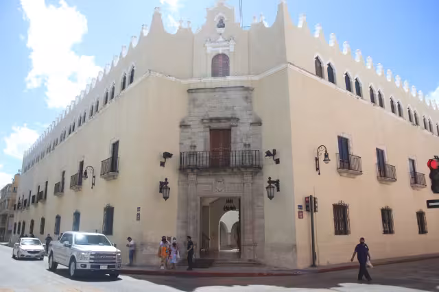 Los cuatro aspirantes dialogaron con José de Jesús Williams para firmar acuerdos sobre el desarrollaro de la contienda para conseguir los votos