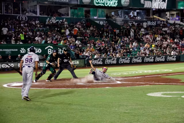 Leones de Yucatán pierden 5 a 2 ante los Tigres de Quintana Roo en el Parque “Kukulcán”