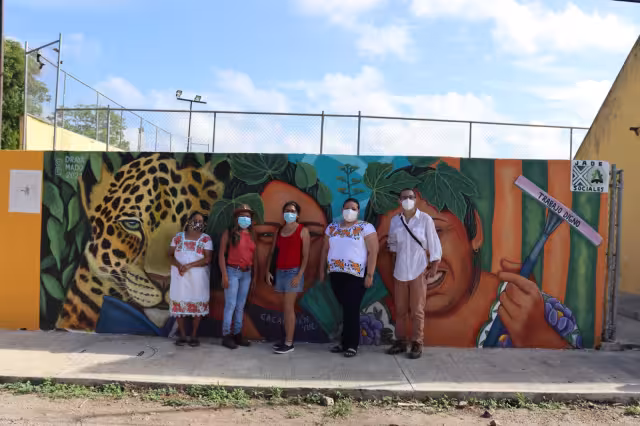 El mural fue realizado por Draya Madú, una artivista de Telchac Puerto, Yucatán