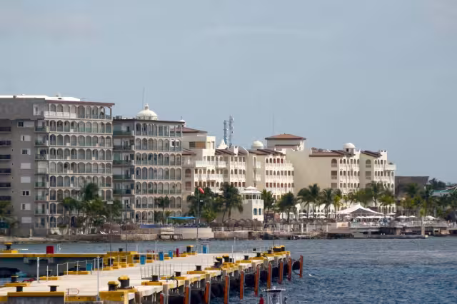 Cozumel es una de las islas de Quintana Roo que se ha visto sobrecargadas con la actividad turística, donde buscan construir un cuerto muelle de cruceros