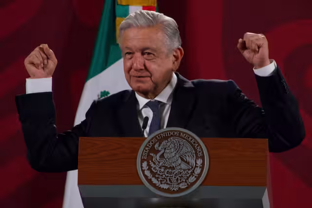 AMLO pide a Musk garantizar calidad de Twitter antes de cobrar