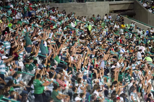 Afición de Santos Laguna en el Estadio Corona