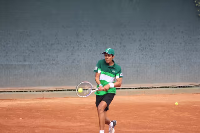Rodrigo Pacheco Méndez continúa arrasando en el torneo Roland Garros de París