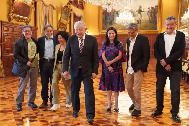 AMLO se reunió con actores, actrices y directores de cine en Palacio Nacional