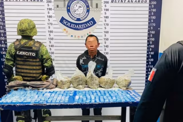 El detenido por traer droga en Playa del Carmen fue trasladado a la FGE Quintana Roo para que se defina su situación legal