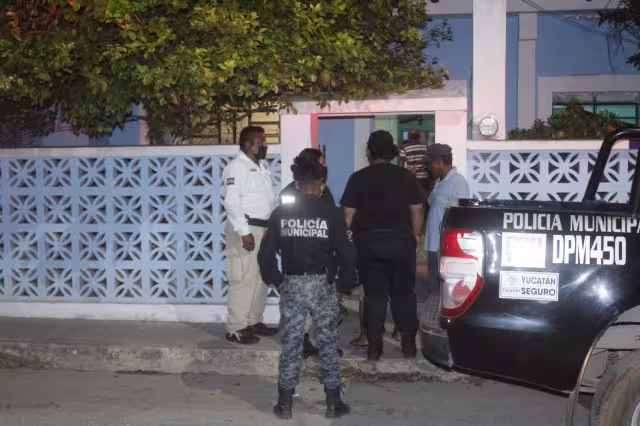 Tras acudir al llamado de emergencia, personal de la ambulancia YUC-054 de la Cruz Roja, valoró a M.R.D.M y dijo que sus lesiones habían sido superficiales