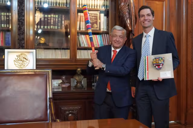AMLO se reunió con directivos de la MLB en la Ciudad de México