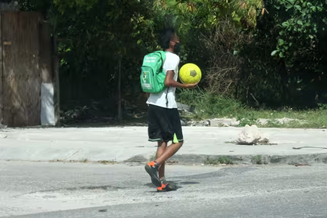 Niños y adolescentes en Quintana Roo están en riesgo de ser reclutados por cárteles del narco, indica el Redim