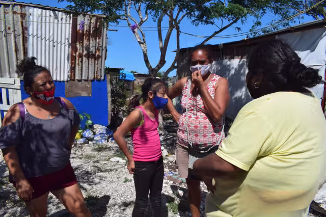 Las familias en conflicto expusieron sus puntos de vista.