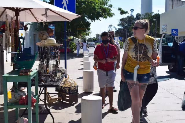 El Carnival Breeze ha sido el buque que más viajeros ha desembarcado en el puerto hasta el momento, con 3 mil 519