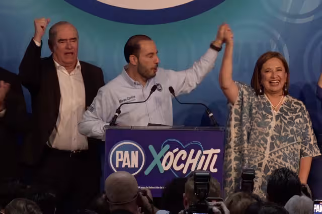 Xóchitl Gálvez se registra como precandidata presidencial en elecciones de 2024