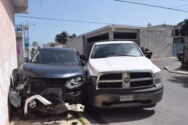Los autos presentaron daños materiales