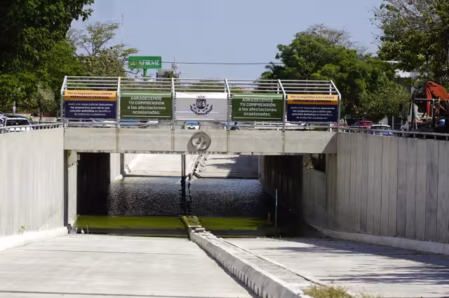 La compañía encargada de la rehabilitación del Paso Deprimido en Prolongación de Montejo y Circuito Colonias no aparece en la lista oficial de proveedores