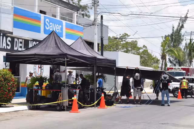 Desde horas de la madrugada se instalaron estructuras para las grabaciones de una serie en Progreso