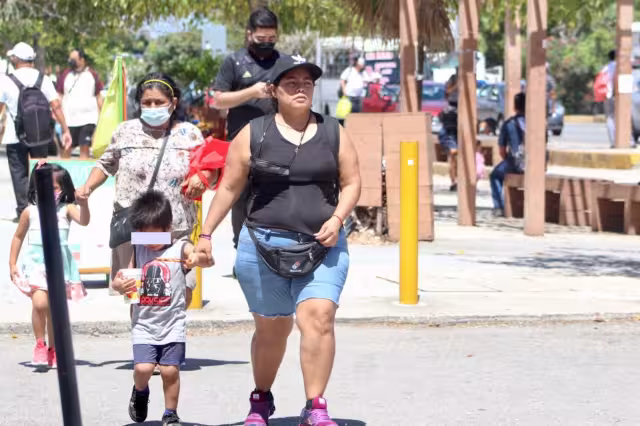 Los menores y adultos mayores son los más propensos a sufrir un golpe de calor en épocas con mucho sol en Quintana Roo