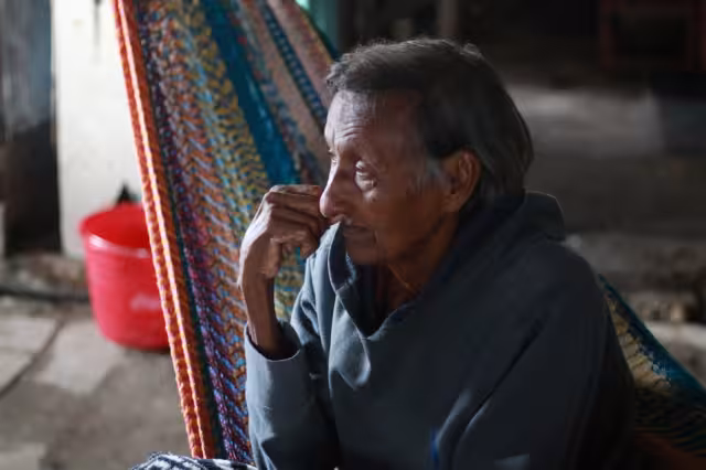 Los abuelitos deberán realizar el registro en línea si desean ser vacunados