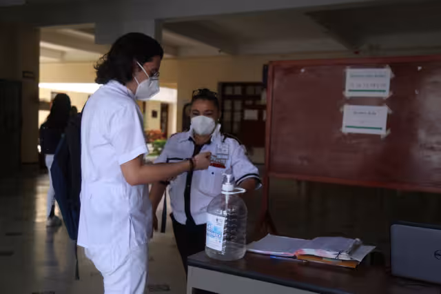 Al menos las preparatorias volverían a la normalidad al segundo corte de calificaciones del período semestral, previsto para marzo.