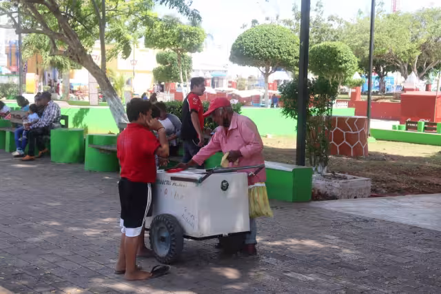 Los heladeros son los más solicitados por la población debido a las altas temperaturas registradas en las recientes semanas