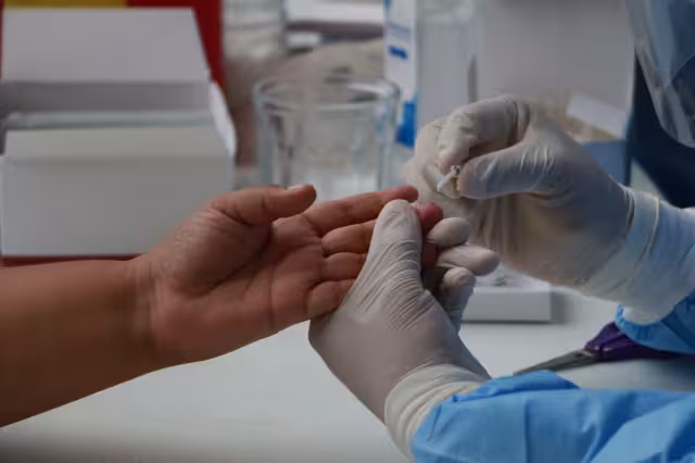 Algunos clonadores ofrecen sus servicios por internet