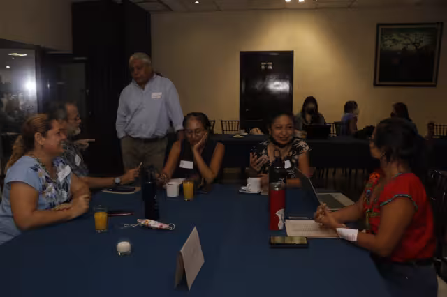 Activista señala que el documento que fue firmado hace 20 años con la empresa no ha tenido beneficio para los campesinos