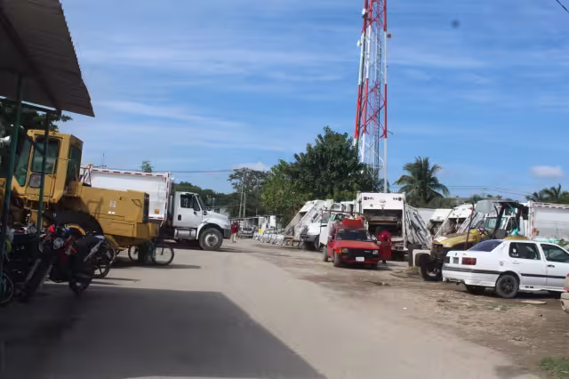 Por protesta, familias se quedan sin recoleta de basura en Chetumal