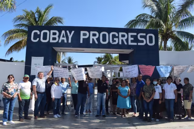 La entrada al Cobay de Progreso fue bloqueada este jueves